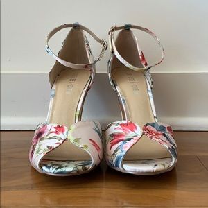 Blush floral peep toe pump